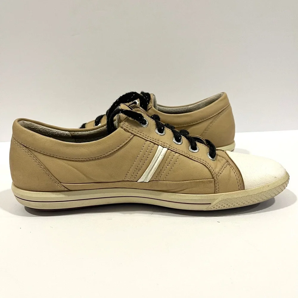 Ecco Women Tan Leather Spikeless Golf Shoes White Toe Cap Lace Up EU 40 US 9-9.5